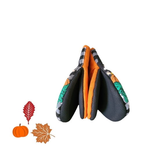 Peanuts Gang Together 2 Pack Mini Mitts - Picture 2 of 3